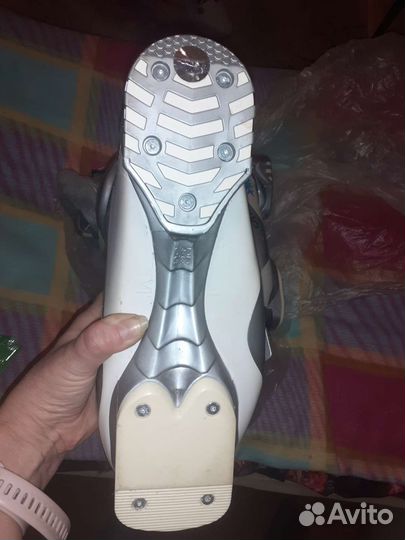 Горнолыжные ботинки atomic23,5-24,0 (на36размер)