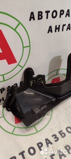 Дефлектор радиатора передний правый Nissan Juke