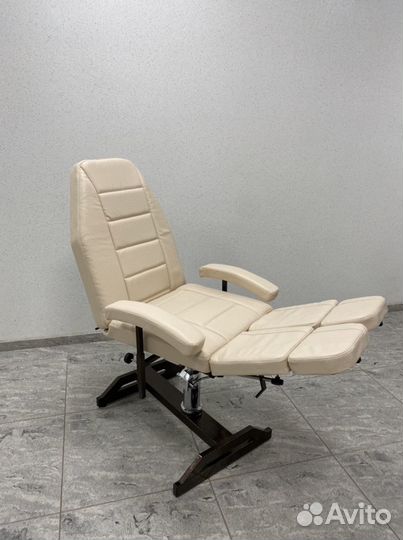 Педикюрное кресло на гидроподъемнике