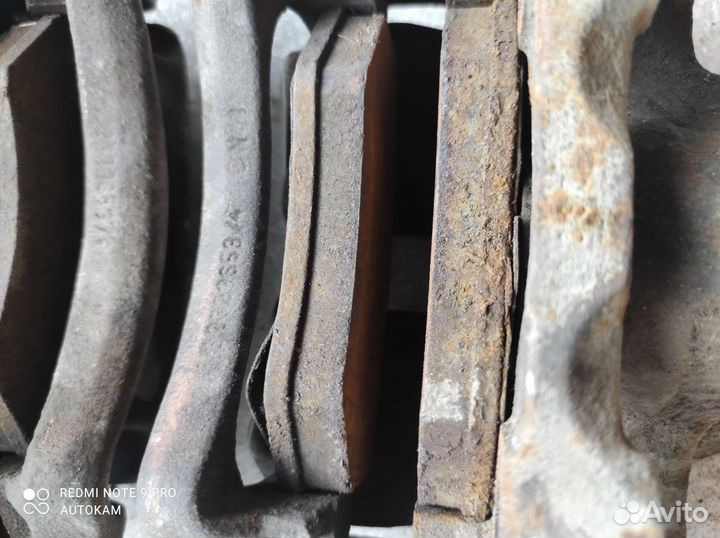 Суппорт передний Audi 80 B3