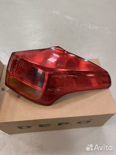 Фонарь на Тойоту рав4 (RAV4)