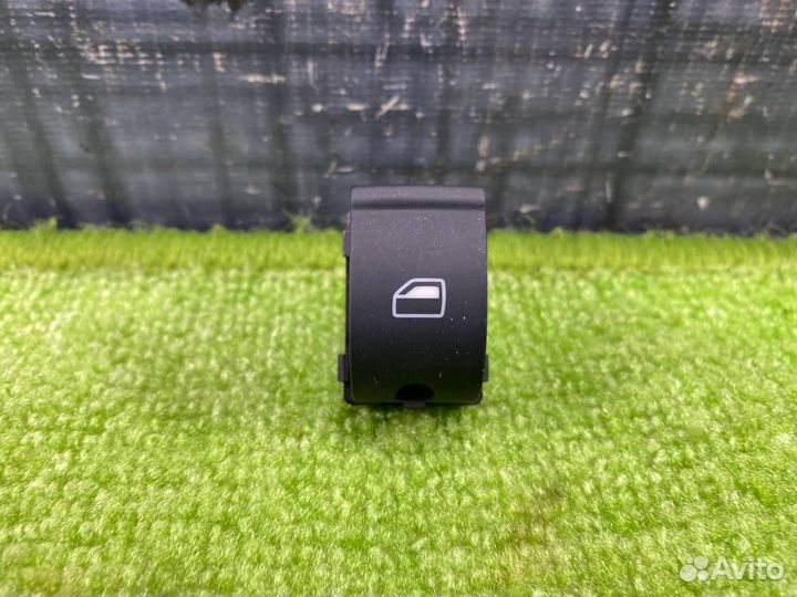 Кнопка стеклоподъемника Audi A4 Avant B7 ALT 2006