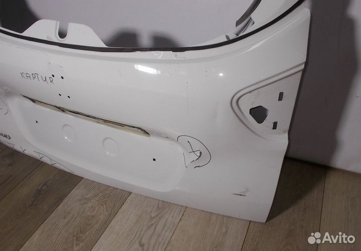 Крышка багажника бу Renault Kaptur OEM 901523137R