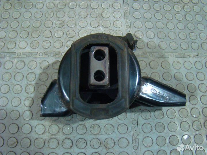 KIA Sportage 3 Опора двигателя левая