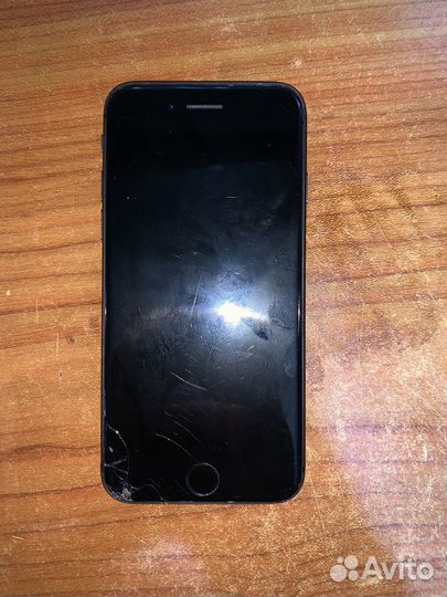 Телефон iPhone 8 64 gb