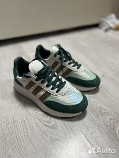 Новые Adidas кроссовки унисекс