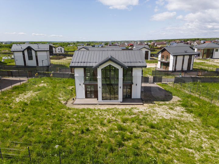 Коттедж 211,5 м² на участке 11,7 сот.