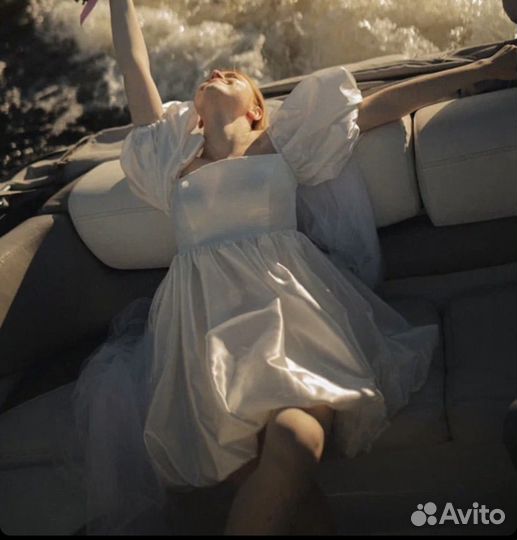 Платье белое вечернее свадебное m