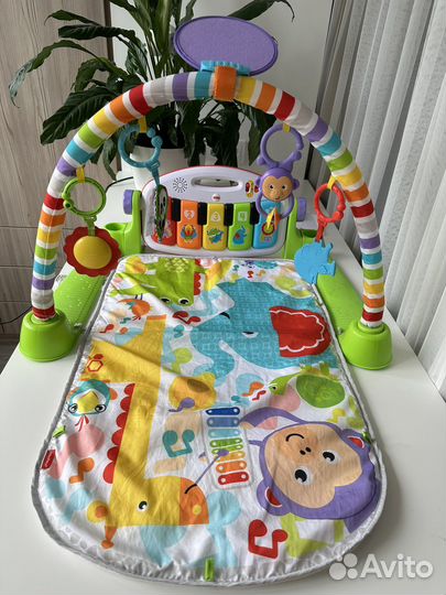 Развивающий коврик с пианино fisher price