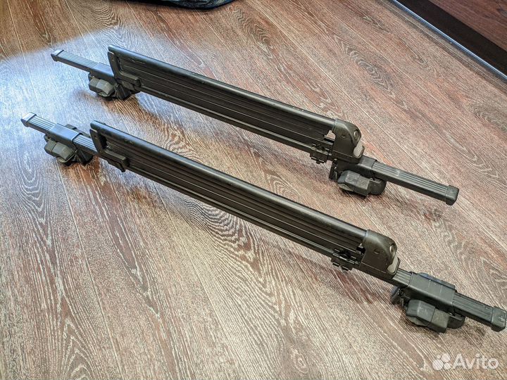 Багажник для сноуборда и лыж Thule