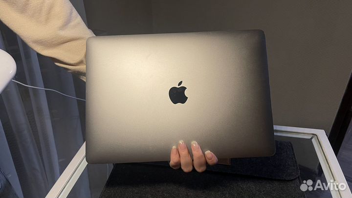 Apple MacBook Air 2020 16/256