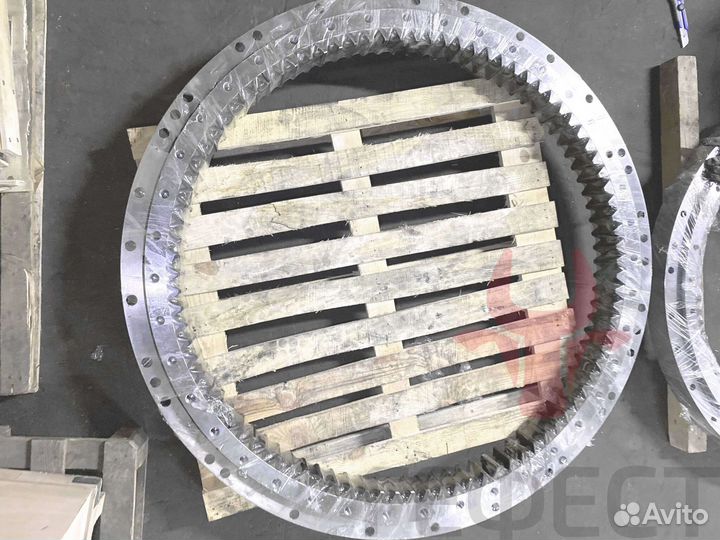 Опорно-поворотный круг Volvo EC290bnlc 14570794