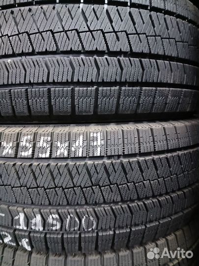 Bridgestone Blizzak VRX2 215/55 R17