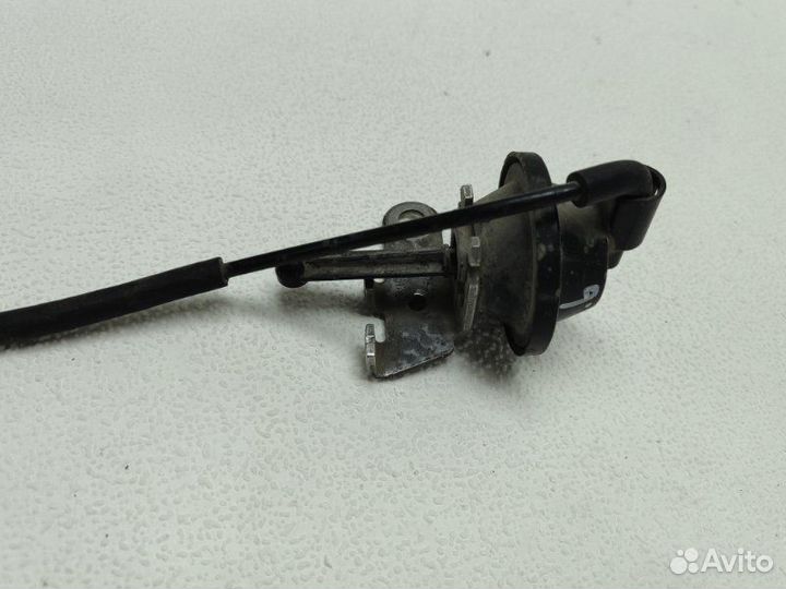 Насос вакуумный Volkswagen Polo 1999