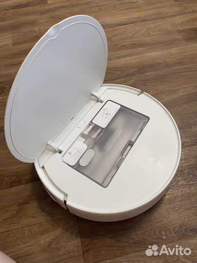 Робот пылесос Xiaomi Mi Robot Vacuum Mop Essential