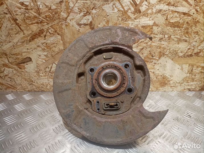 Ступица задняя левая Hyundai Santa Fe II CM