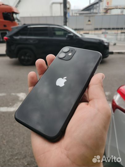iPhone 11, 64 ГБ