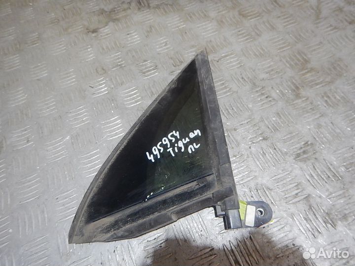 Стекло двери передней левой (форточка), Volkswagen