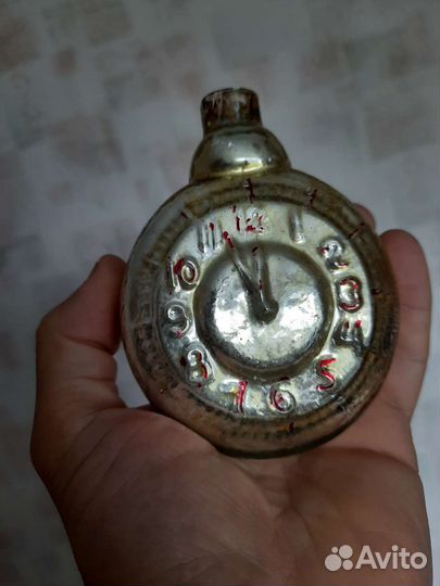 Ёлочная игрушка будильник