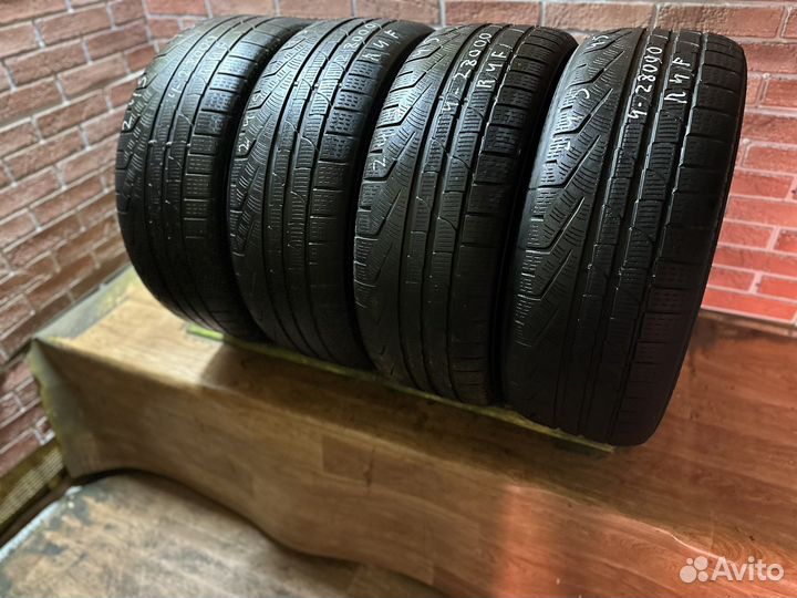 Pirelli Winter Sottozero 245/45 R18 100V
