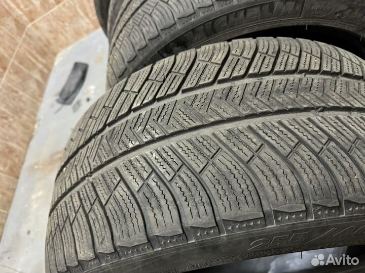 Michelin Alpin 255/40 R20 и 295/35 R20 W