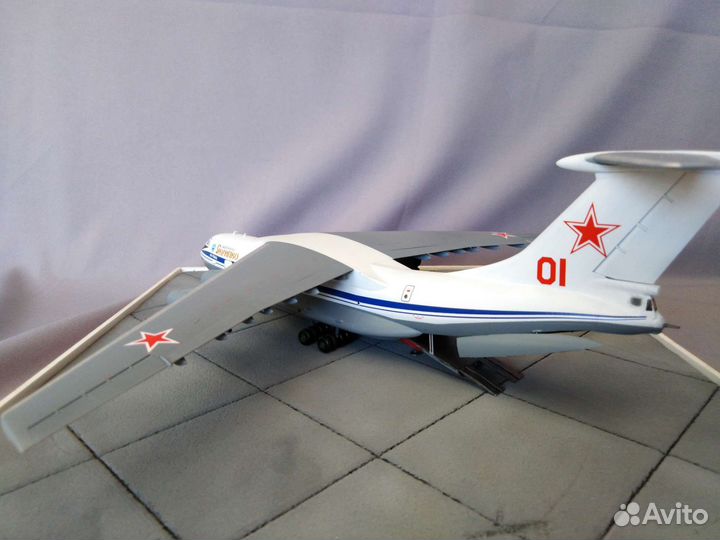 Модель самолета Ил-76 мд