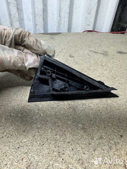 Накладка двери задняя левая Kia оригинал