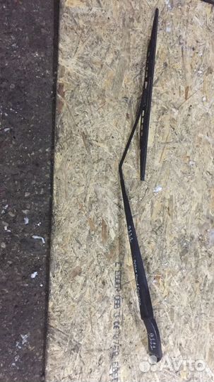 Поводок стеклоочистителя правый Dodge 5 05113044AB