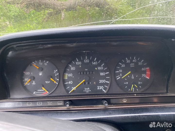 Щиток приборов Mercedes W201 190