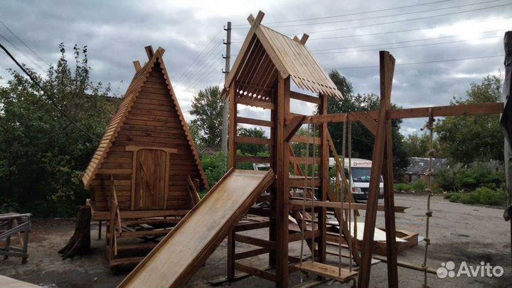 Резные фигуры из дерева