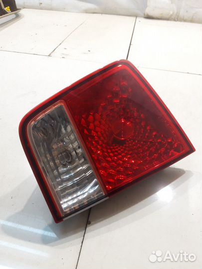 Фонарь крышки багажника (правый) (Kia Mohave)