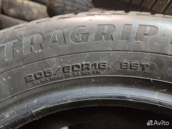 Goodyear UltraGrip Ice 2 205/60 R16