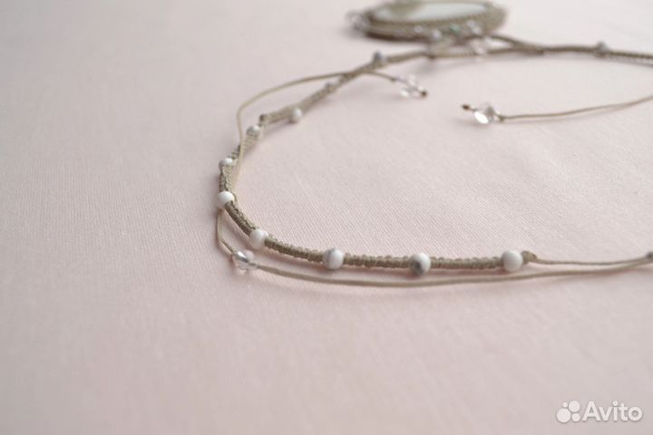 Колье с нефритом