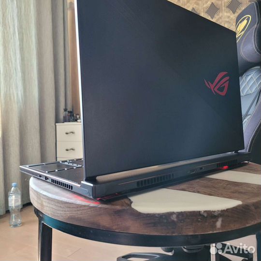 Asus GX531/ i7-9750H/ RTX 2070/ 240Hz/ssd1000gb