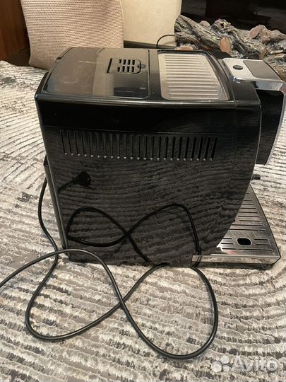 Кофемашина Delongi Dinamica