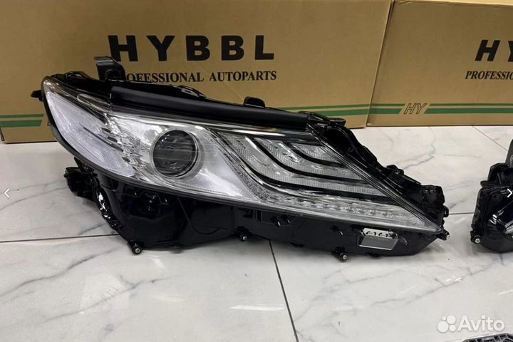 Полный комплект фар Toyota Camry V70 / V75