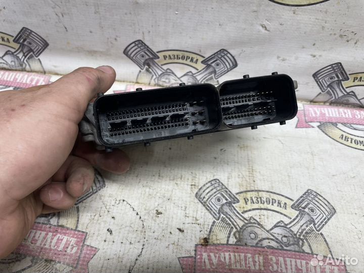 Блок управления двигателем Гольф 5 1.4 саха