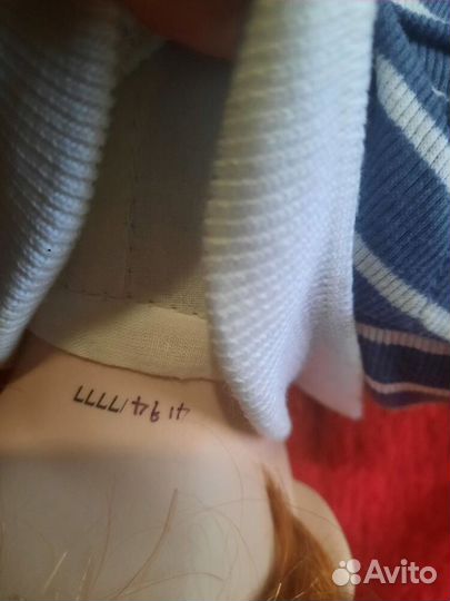 Кукла фарфоровая сидячая