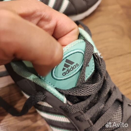 Кроссовки женские adidas 39 размер бу