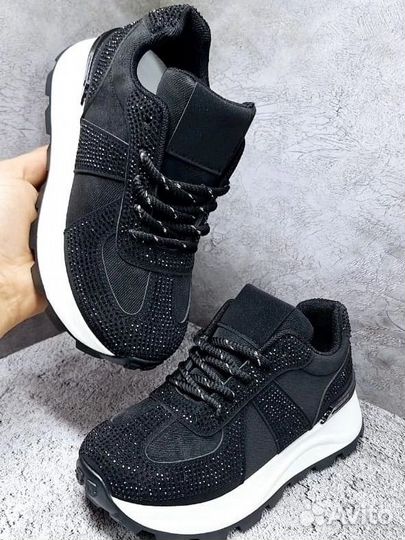 Кроссовки женские летние