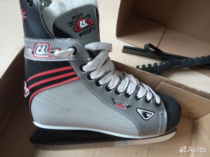 Коньки хоккейные 43 размер с чехлами