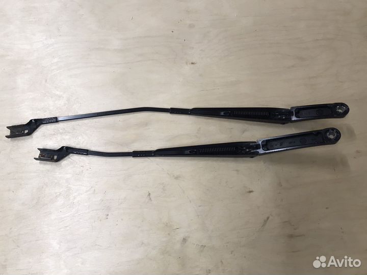 Поводок стеклоочистителя Passat CC