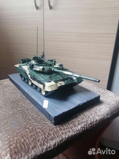 Танк Т 90 1/35 звезда
