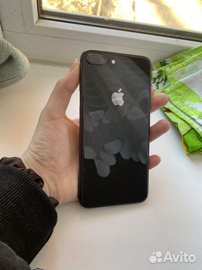 iPhone 8 Plus, 64 ГБ