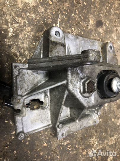 Площадка акб Nissan Tiida 1