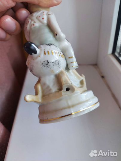 Фарфоровые статуэтка СССР мальчик на лошадке зхк