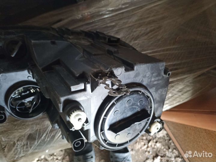 Фара левая Jetta 6