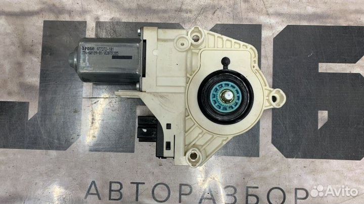 Мотор стеклоподъемника задний правый Audi Q7 4LB