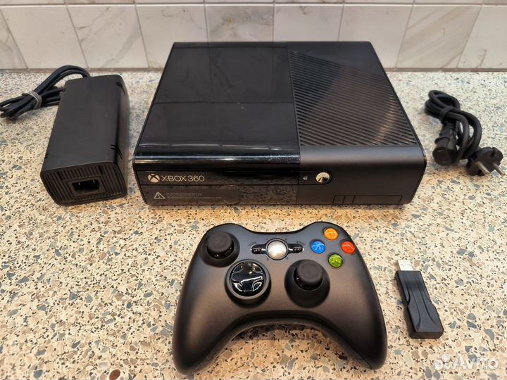 Xbox 360 Slim E прошитый Freeboot