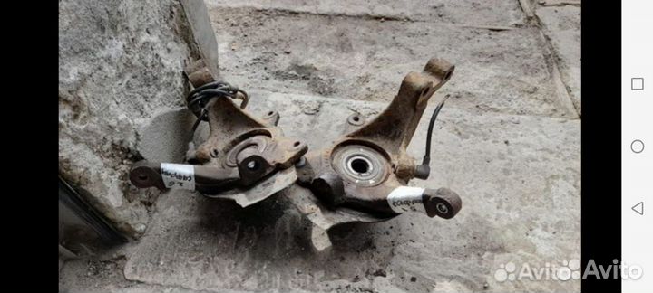 Поворотный кулак Renault Safrane